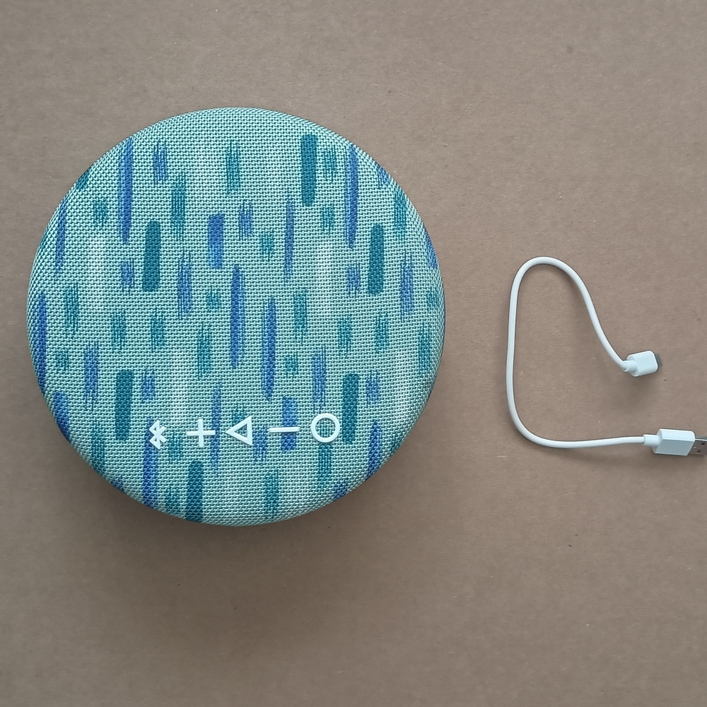 Blue Patterned Wireless Speaker